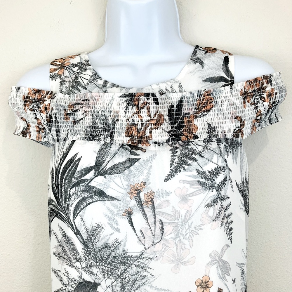 Chelsea28 Cold Shoulder Midi Dress - Picture 3 of 10